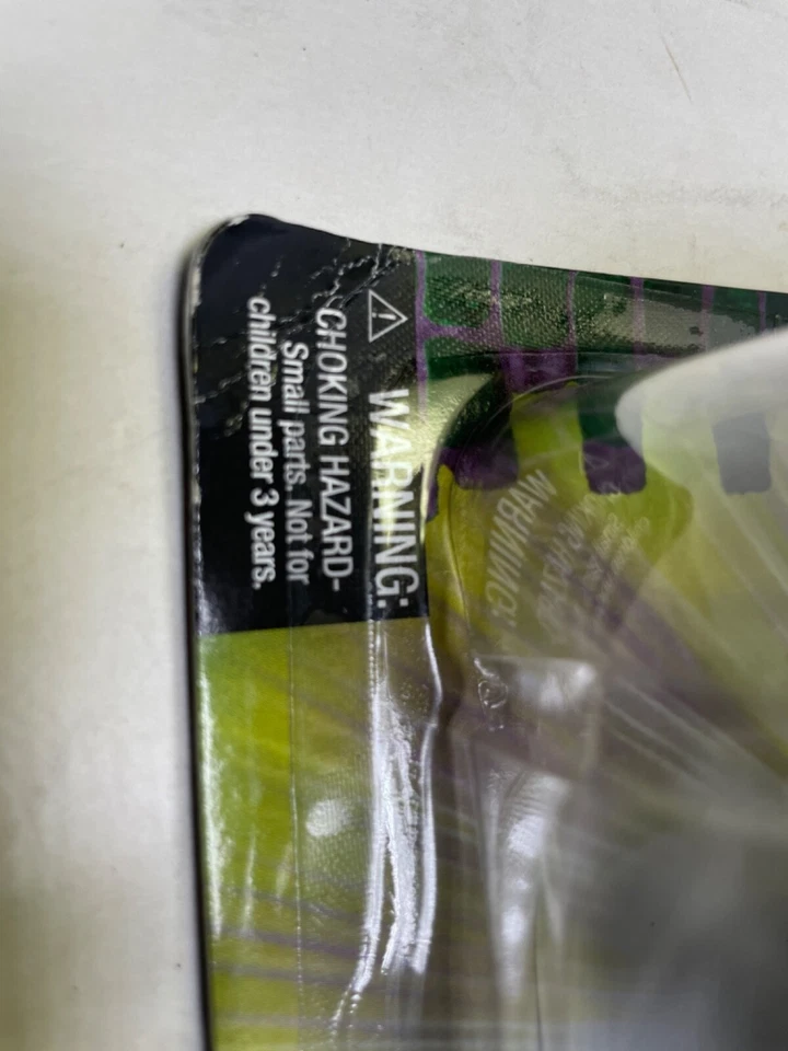 ToyBiz Marvel Incredible Hulk Joe Fixit w Quick Draw Action Figure 2004 Gray - Image 4 of 4