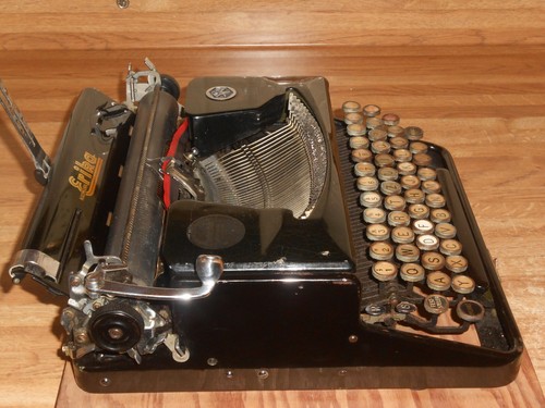 ERIKA SEIDEL NAUMANN 5 TAB PORTABLE MANUAL TYPEWRITER DRESDEN! NICE! SOLD AS IS! - Picture 8 of 15
