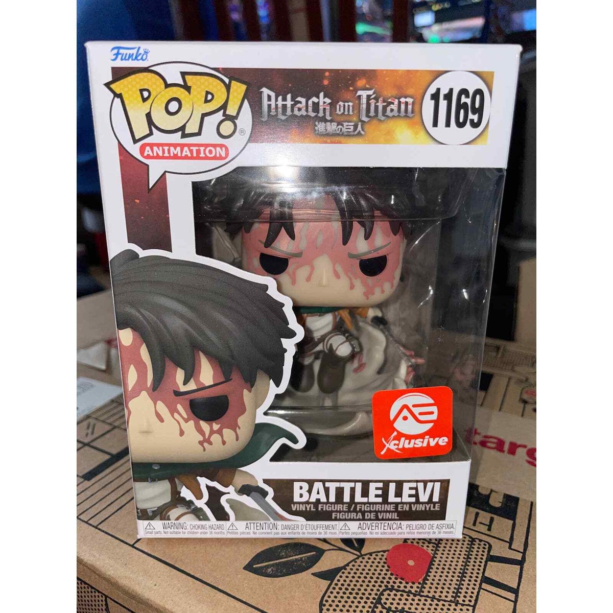 Funko Pop 進撃の巨人 バトルリヴァイ兵長　血塗れ　　ブラッディ AOT s-l1200.jpg