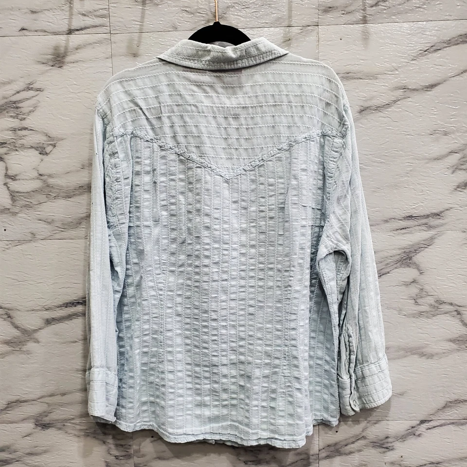 Jordache Shirt Junior Size L Light Blue Denim Look Snap Up Pockets Vintage - Image 4 of 4