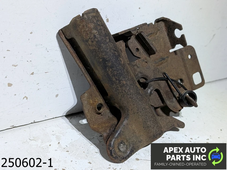 Pontiac Firebird 1993-1997 OEM 5,7 L CAPÓ INFERIOR PESTILLO BLOQUEO ACTUADOR Foto 3 de 4