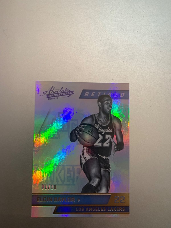 2015/16 Elgin Baylor, absolute retired gold /10 mint condition