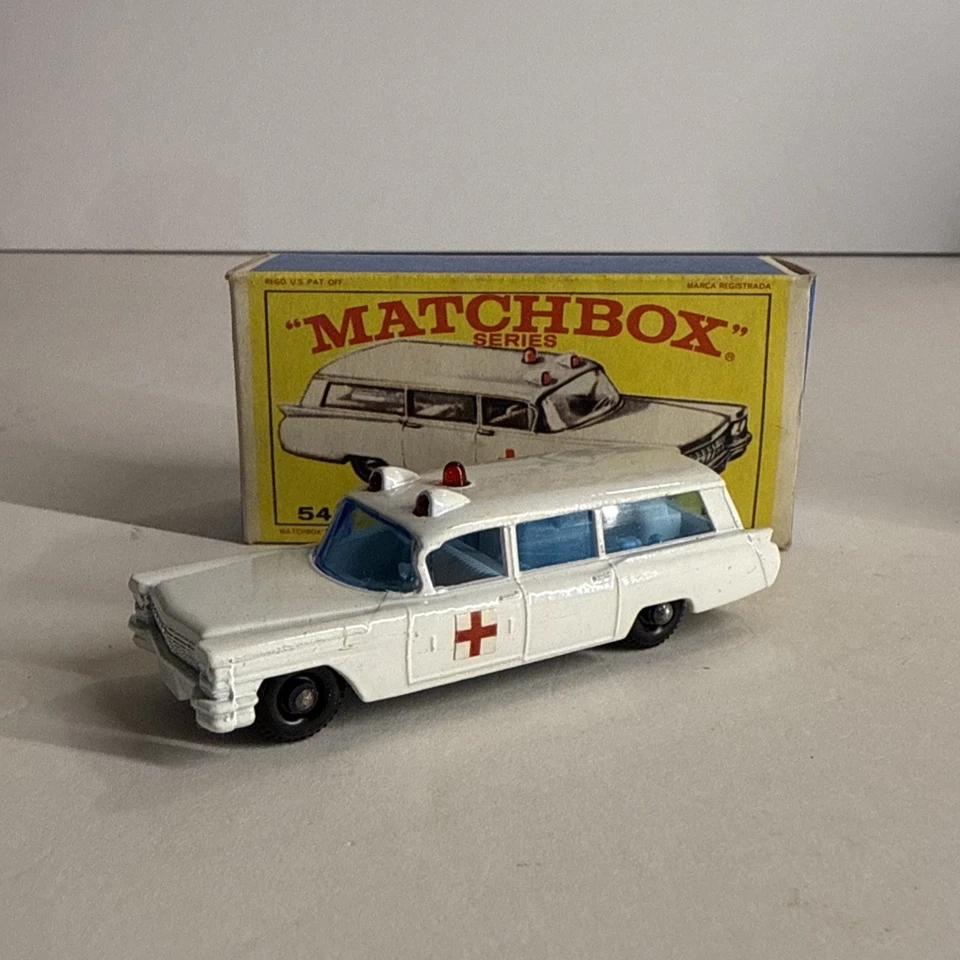 Ambulancia Cadillac Matchbox #54 S&S vintage, en caja original Foto 2 de 4