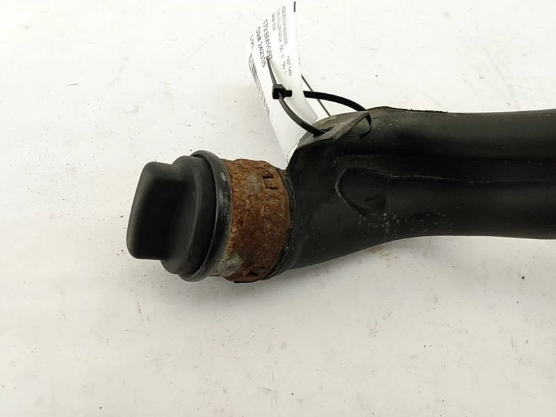 Cuello de llenado de gasolina combustible BMW 540i E39 sedán con línea de ventilación y tapa para 1997-2003 Foto 2 de 4