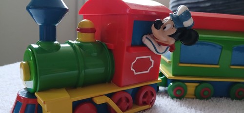 Vintage Disney Mickey Mouse Goofy Donald Duck Moving Train Toy 3 Cars No Remote - Picture 2 of 4