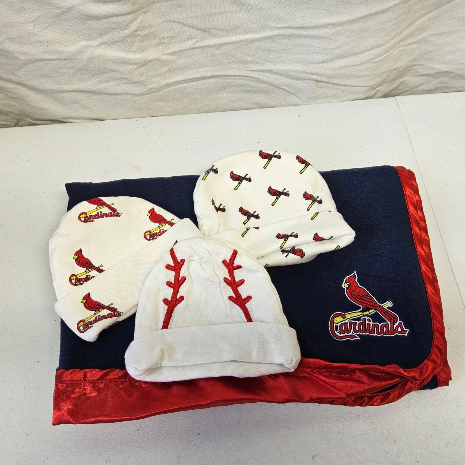 MLB St Louis Cardinals Baby Blanket and Beanie Hat Set Infant Blue Red White
Opens in a new window o