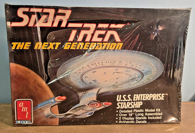 AMT Ertl Star Trek The Next Generation USS Enterprise Plastic Model Kit 1988
