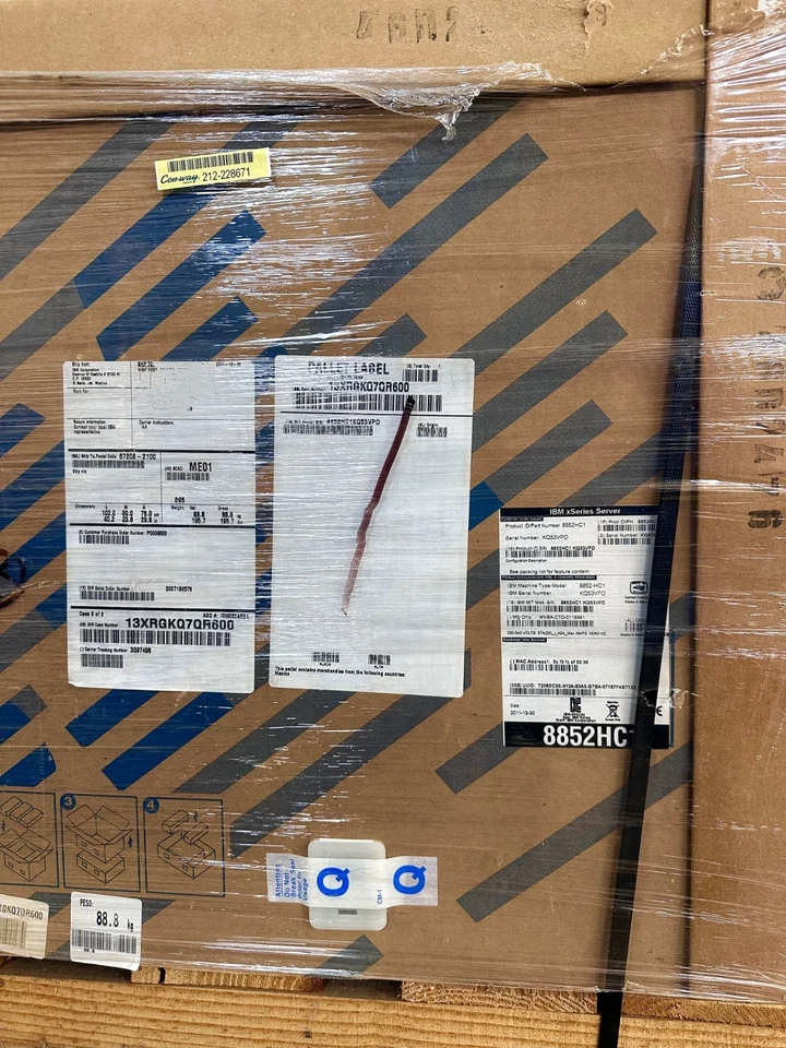 New Factory Sealed IBM BladeCenter H Chassis 8852-HC1 Enterprise Server System - Image 3 of 4