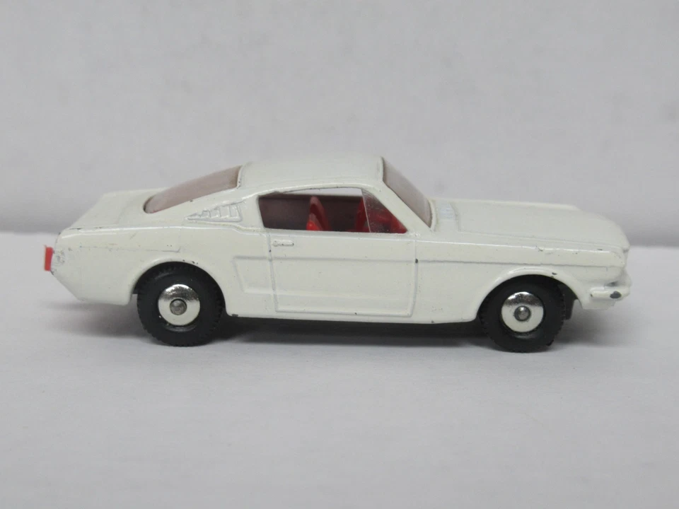 Lesney Matchbox White Ford Mustang #8 With Box - Image 4 of 4