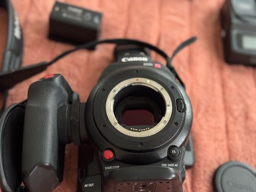 🔥 Canon EOS C100 Mark II Prof Camera 🤯Only 272 hrs ⭐️ 2 Canon Batts, Accessos - Picture 8 of 12