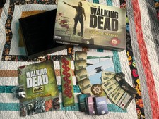  The Walking Dead Board Game: The Best Defense (2013)