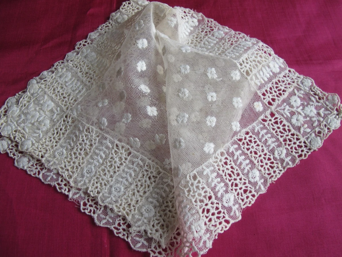 Mouchoir dentelle ancien d'occasion - Linge de maison