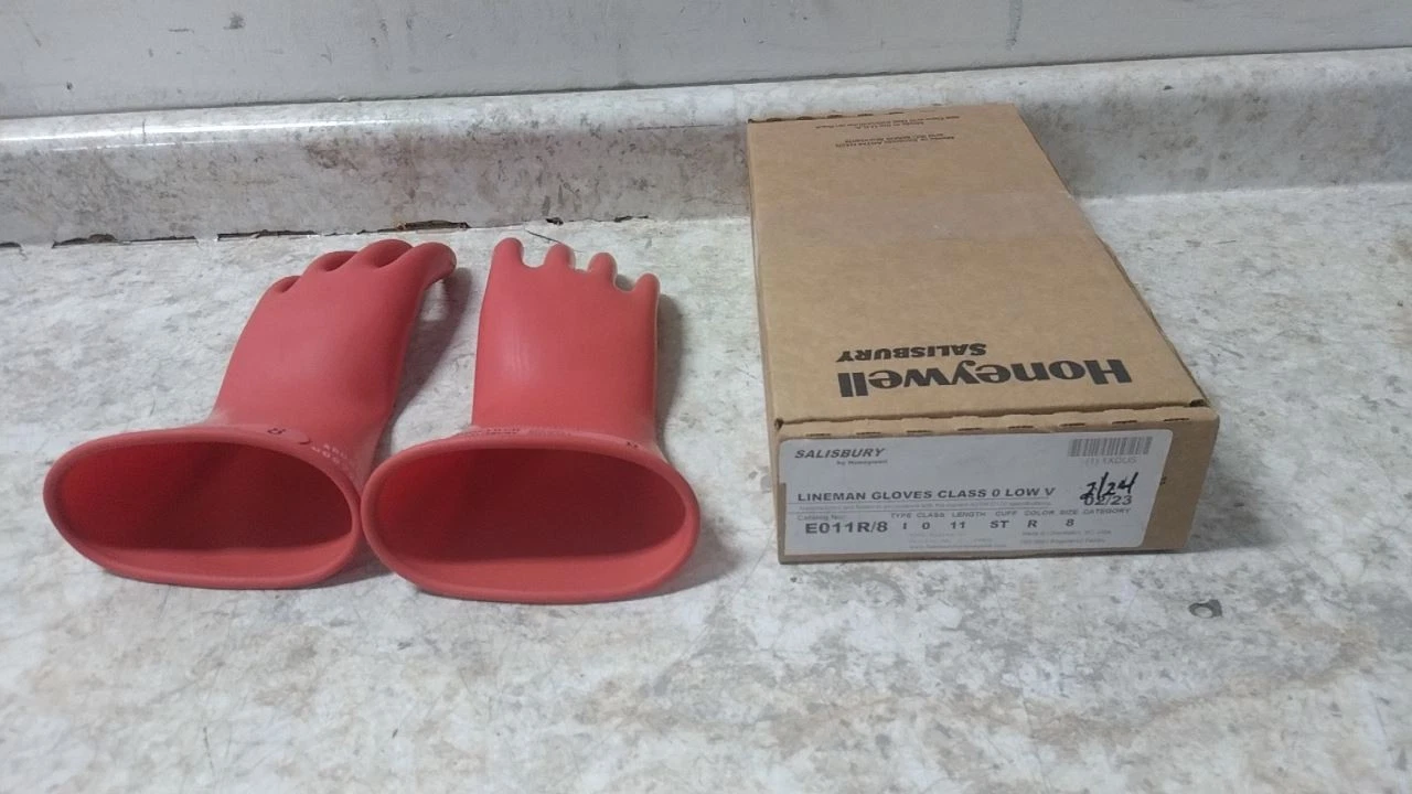 Salisbury E011R/8 Size 8 Class 0 Red Electrical Insulating Gloves (BW)