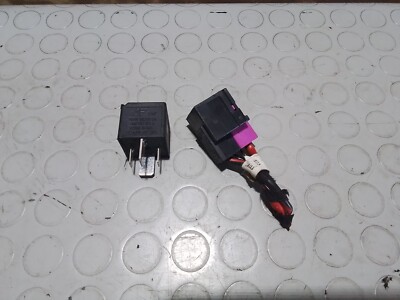 Original generic relay for Audi, VW, SEAT COD: ZM 0951253A.  [2977.24]