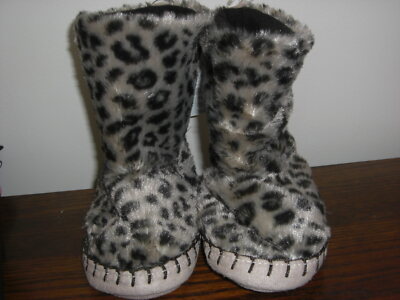 Carters Toddler 5/6 Leopard Non Skid Fleece Slippers