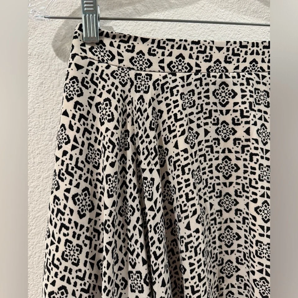 Banana Republic Negro Blanco Pañuelo Midi Dobladillo Geométrico Floral Falda Talla 0 Foto 2 de 4