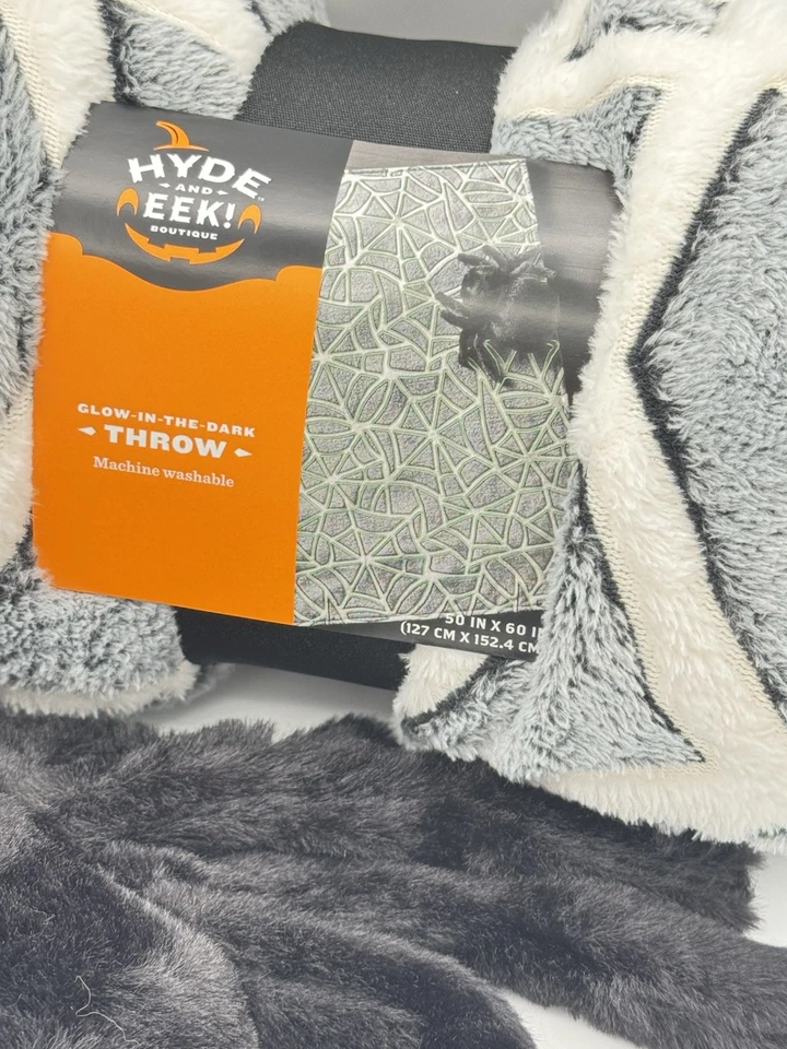 Hyde & EEK Halloween Spider Web Throw Blanket With Spider Pillow 2025 - Image 2 of 3