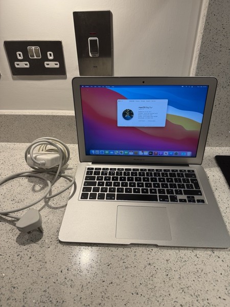 Apple MacBook Air 13" Core i5 1.8GHz 8GB 128GB (2017) Big Sur