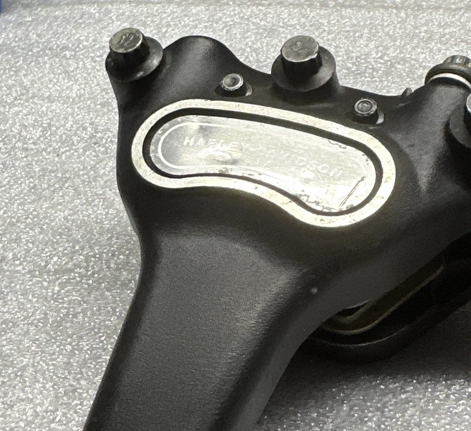 Pinza de freno trasera Heritage Fatboy 2001-2006 OEM Harley-Davidson Softail Foto 2 de 4