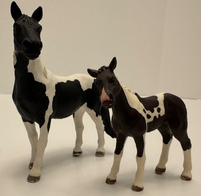 Schleich Pinto Mare 13795 AND Foal 13803 Black & White MINT CONDITION (D)