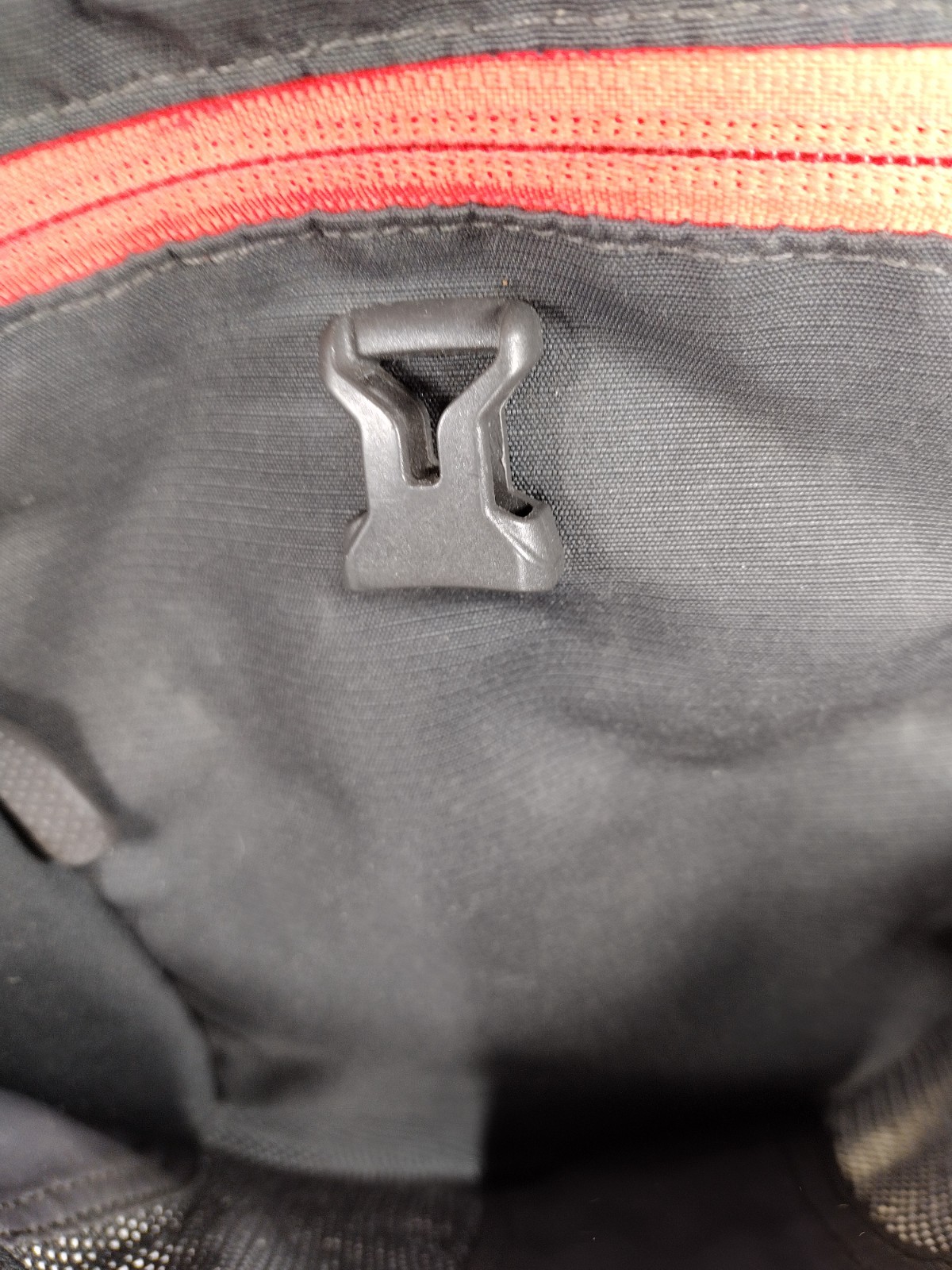 THE NORTH FACE BACKPACK RECON PADDED LAPTOP BACKPACK BLACK & RED GREAT CONDITION thumbnail 14