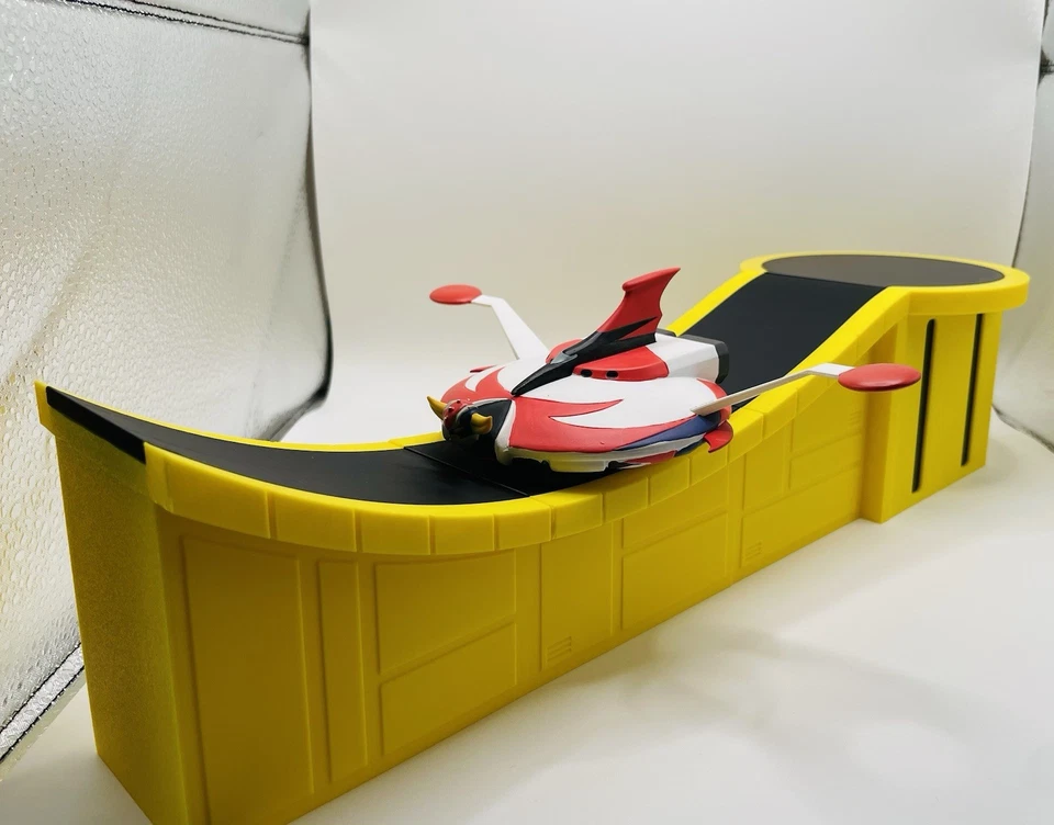 GOLDRAKE GRENDIZER GOLDORAK SPAZER RAMPA DI LANCIO BASE SEGRETA - Immagine 4 di 4