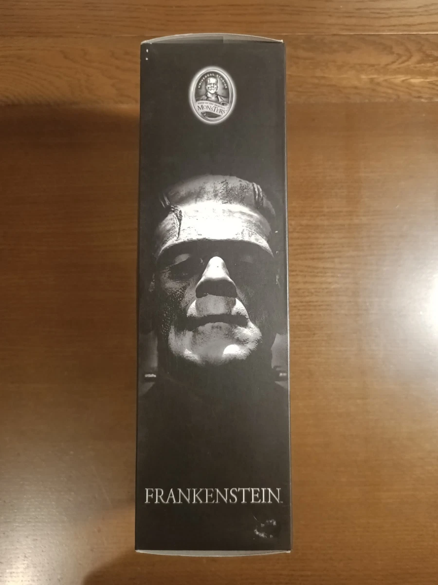 Frankenstein 9" Collectible Figure - Mezco Toyz, 2012 / Universal Monsters