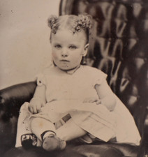 Antique 19th Century 6th Plate CDV Tintype Photograph of an Infant Child 1076
