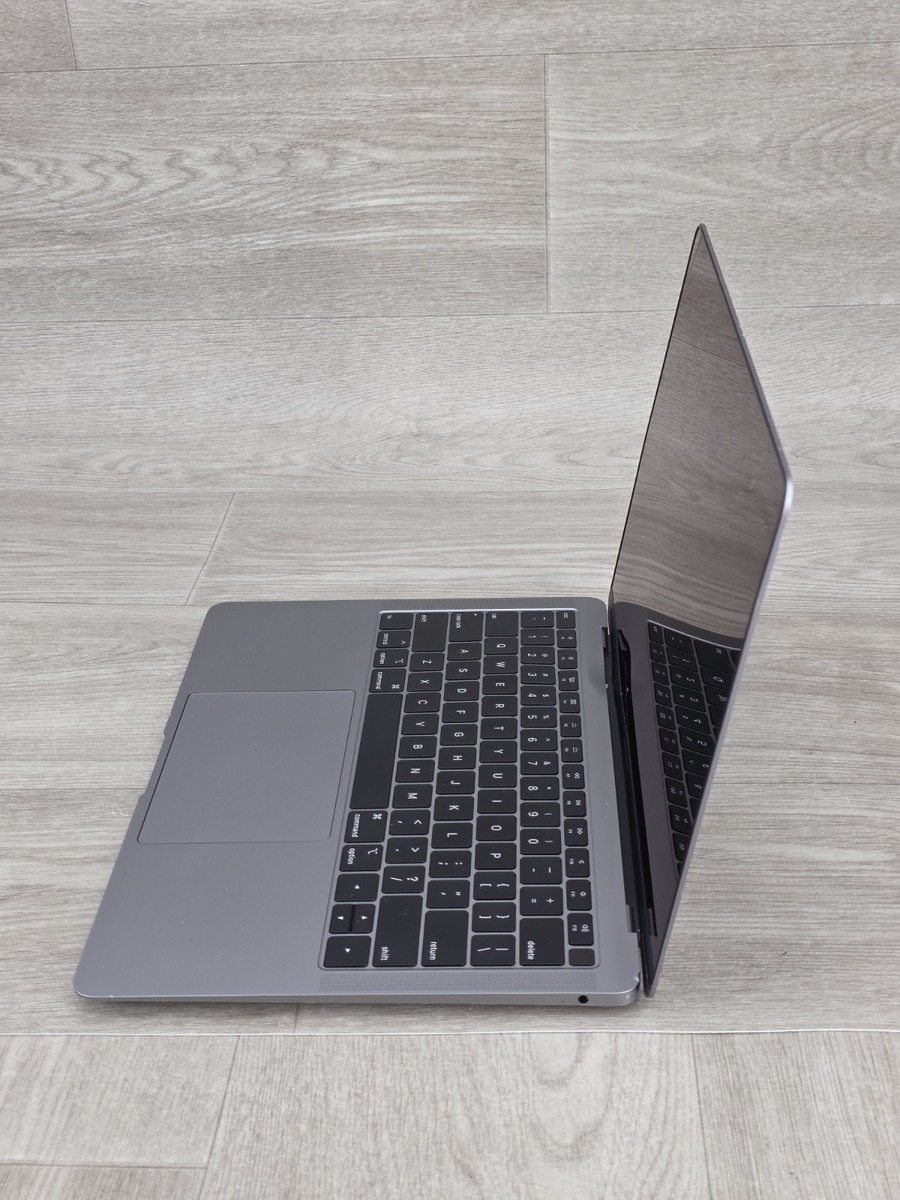 2019 Apple MacBook Air 13'' Silver A1932 i5 8GB/256GB - Turns On