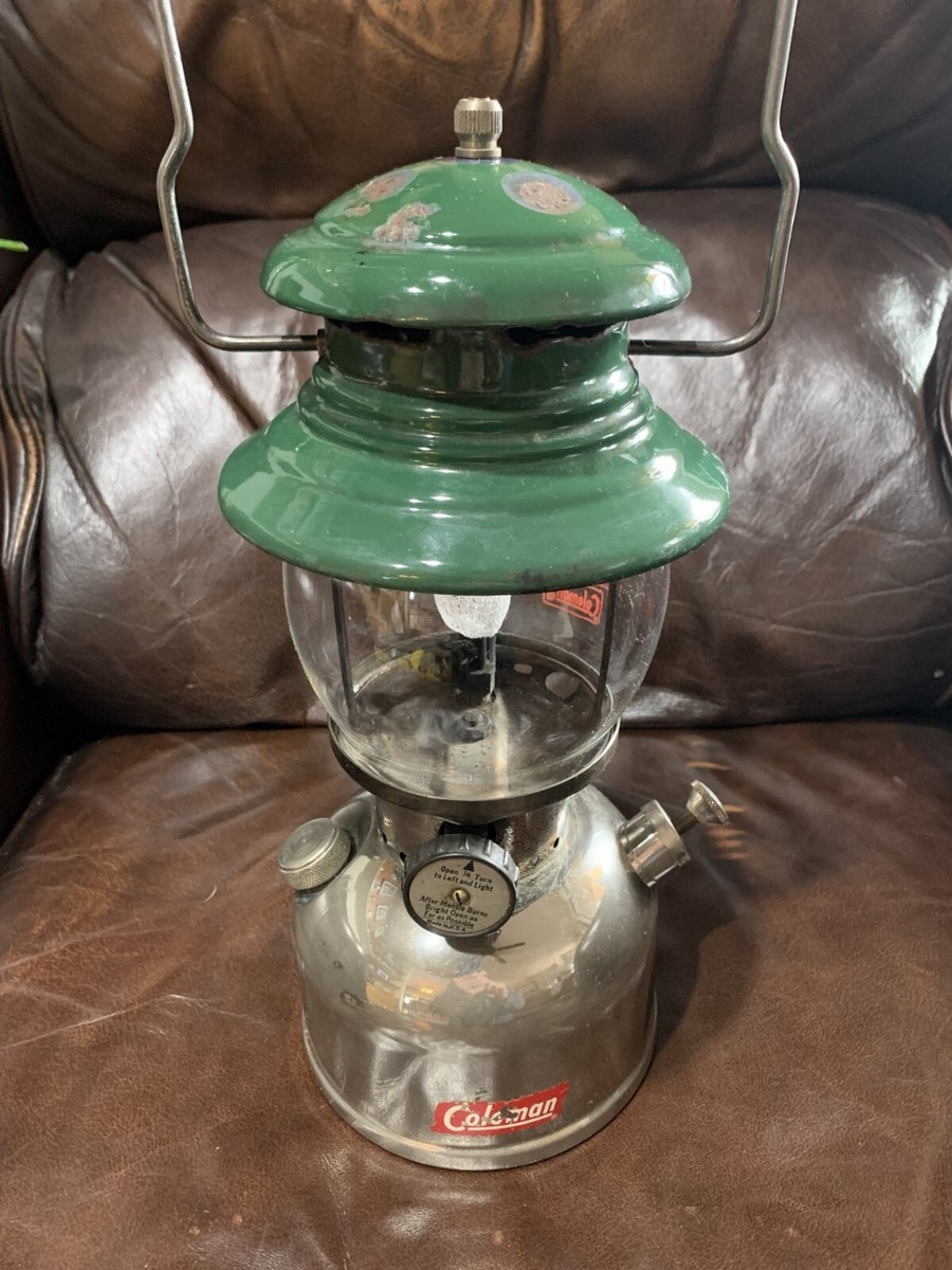 【新品未使用】【廃盤品】Coleman Feather Lantern Vintage Coleman 200 Lantern, Canada 07-1953, Very Good