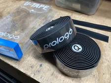 Prologo Onetouch handlebar tape U white black road gravel bike gel polygrip