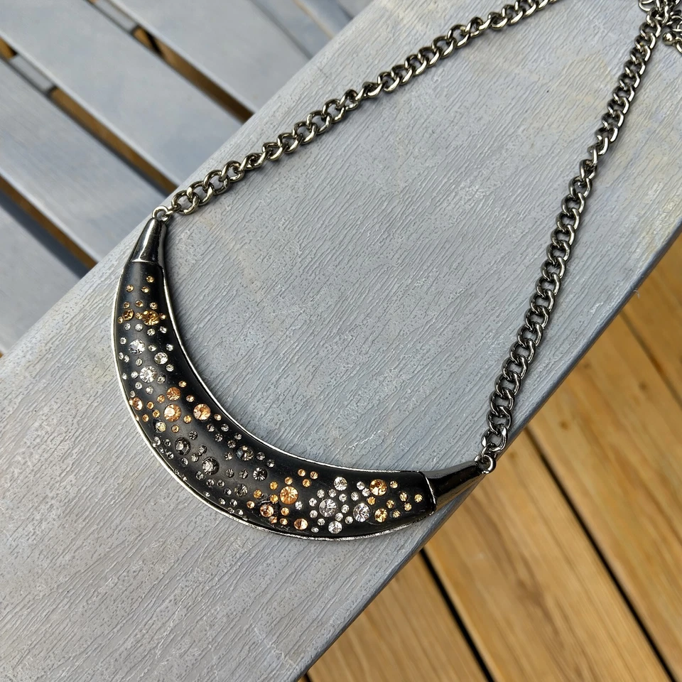 Collar Alexis Gris Estilo Media Luna Negro Con Cristales Multicolores A005 Foto 4 de 4