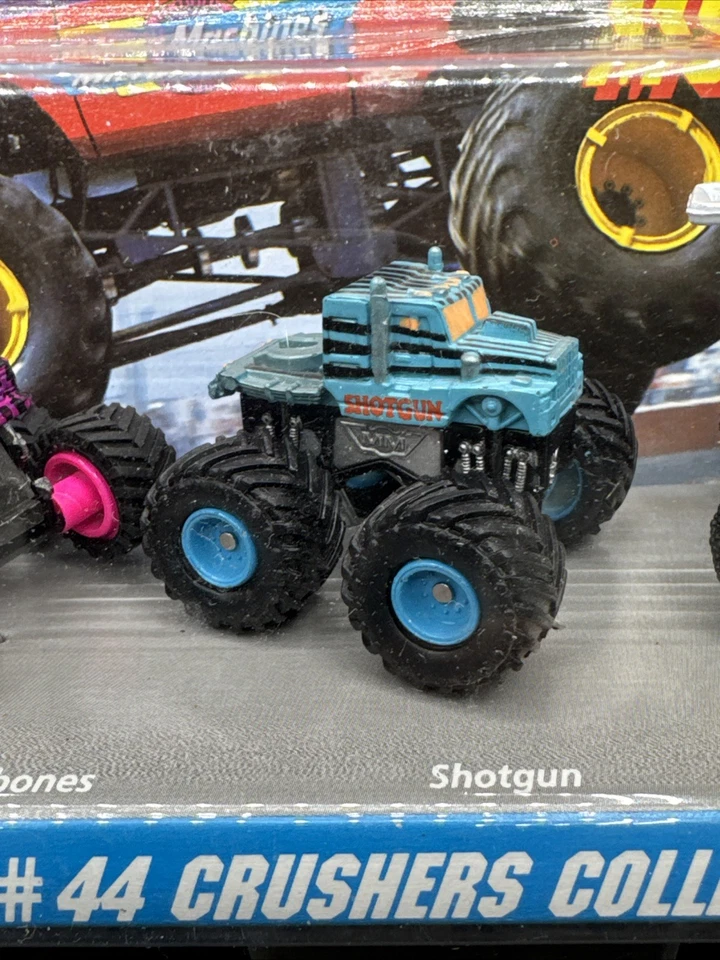 1995 Micro Machines #44 CRUSHERS COLLECTION Skull & Crossbones SUPER MONSTERS - Image 3 of 4