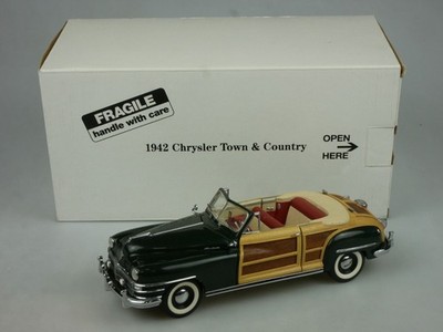 Danbury Mint 1/24 1948 Chrysler Town & Country - diecast in Box 134077