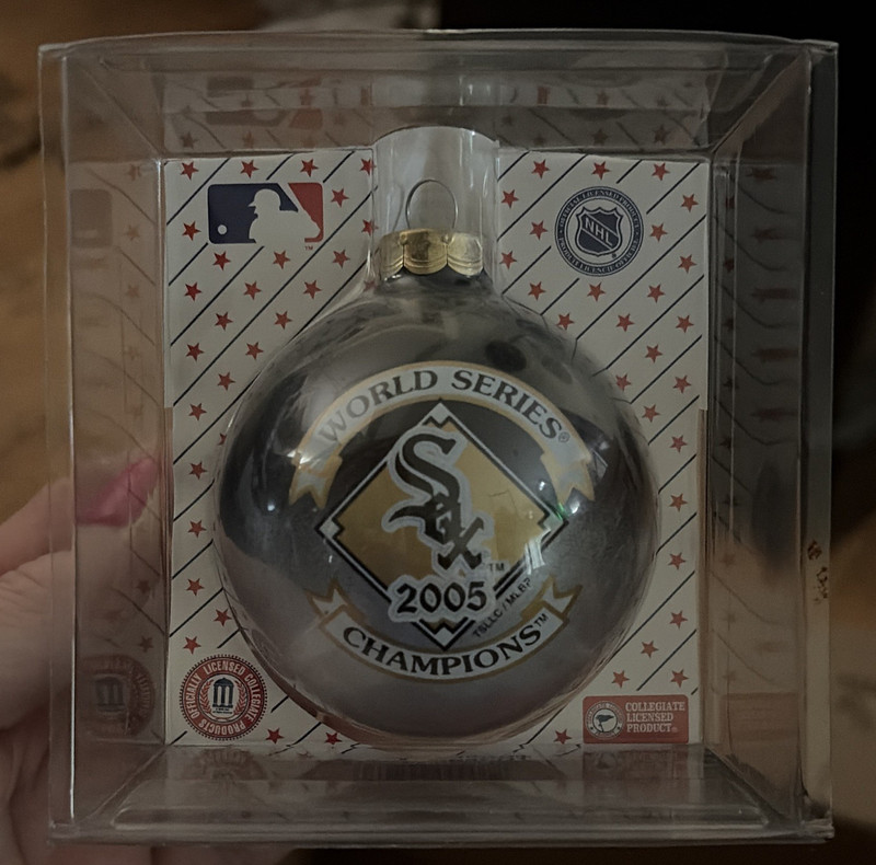 MLB Chicago White Sox 2005 World Series Champions Glass Round Christmas Ornament