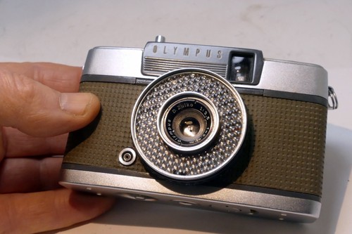 OLYMPUS PEN EE Zuiko 2.8cm F/3.5 Half Flame Film Camera AS IS for PARTS REPAIR - Picture 6 of 16
