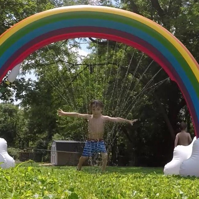 kids rainbow sprinkler