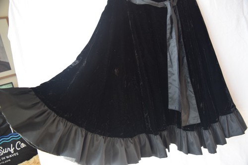 Bardehle Black Velvet vintage? flared/ frill skirt...size S?...excellent con - Picture 4 of 10