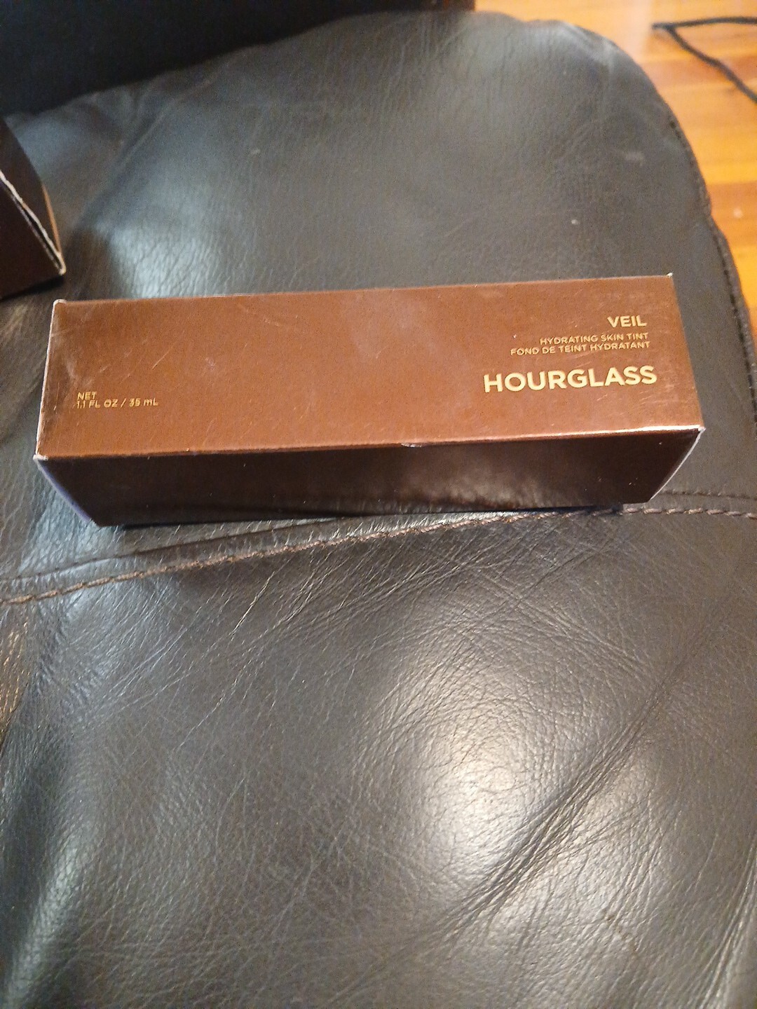 Hourglass veil hydrating skin tint New in box Shade 4.5