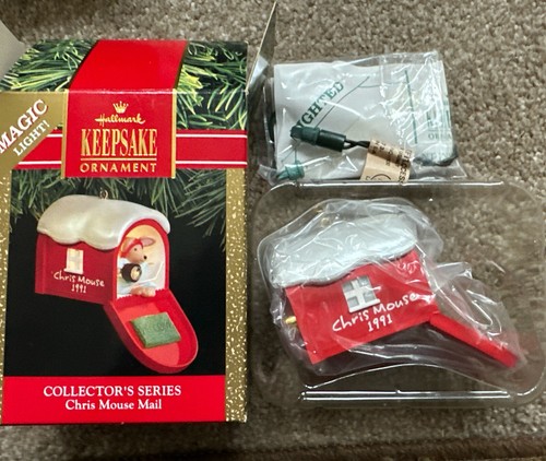 Hallmark Chris Mouse Mail ADORNO DE NAVIDAD Magic Light Keepsake 1991 Buzón - Imagen 2 de 5