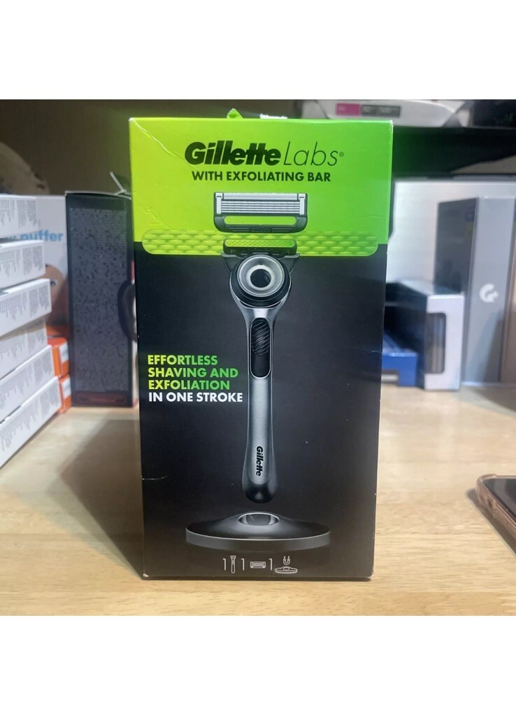 Gillette Labs with Exfoliating Bar Razor 1 Cartridges Magnetic Stand