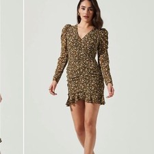 ASTR The Label Long Sleeve Ruched Center Mini Floral Dress Size Medium