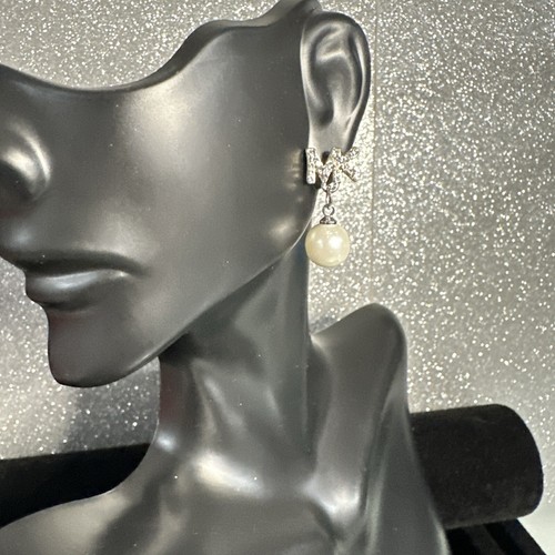 MICHAEL KORS MK Logo Silver & Crystal Post Earrings with Pearl - Picture 5 of 5
