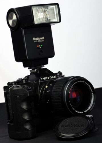Pentax ME Black 35mm Film SLR +Winder, smc M 35-70mm, 80-200mm Lens &PE-202S Kit - Picture 3 of 13