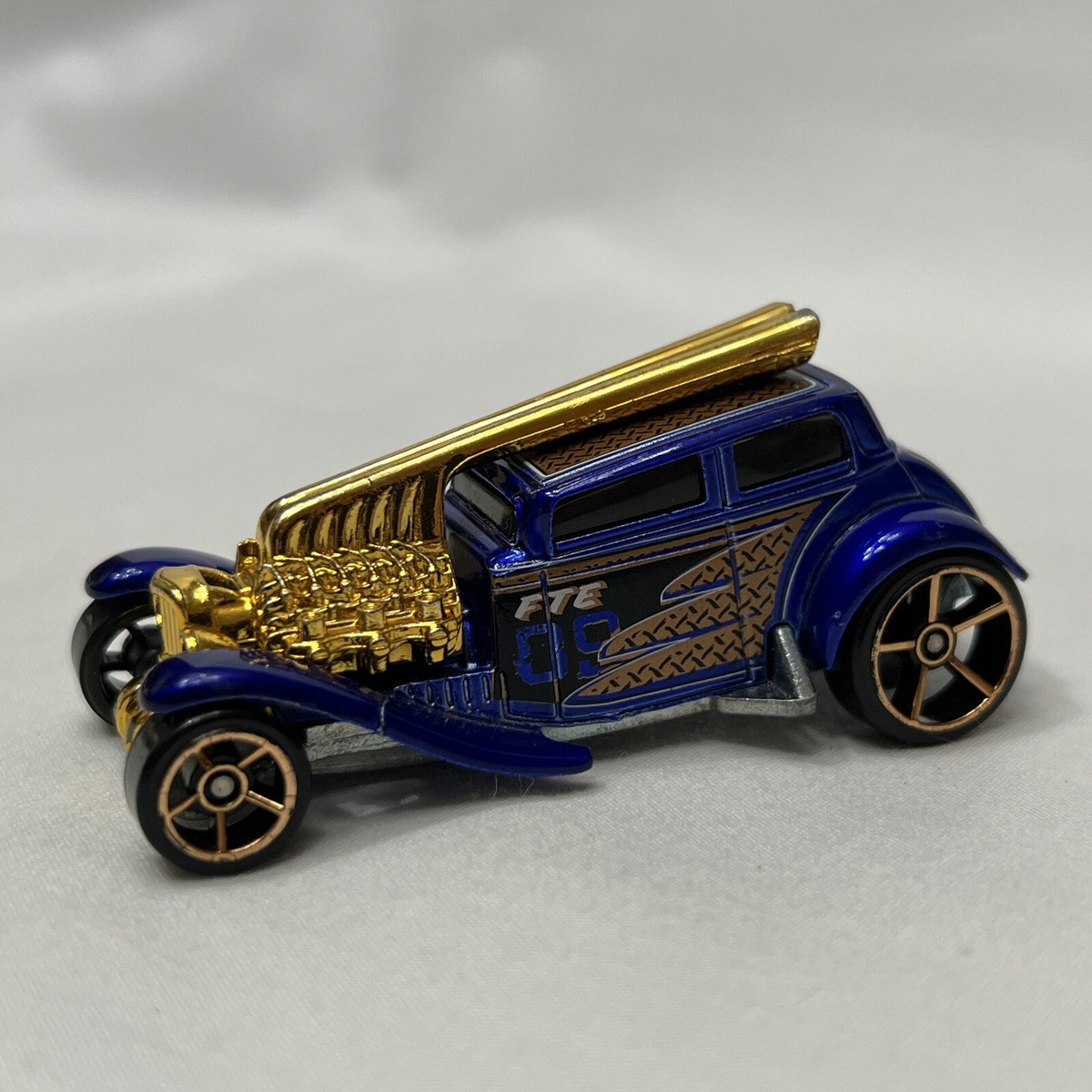 2009 Hot Wheels #132 Faster Than Ever 6/10 STRAIGHT PIPES