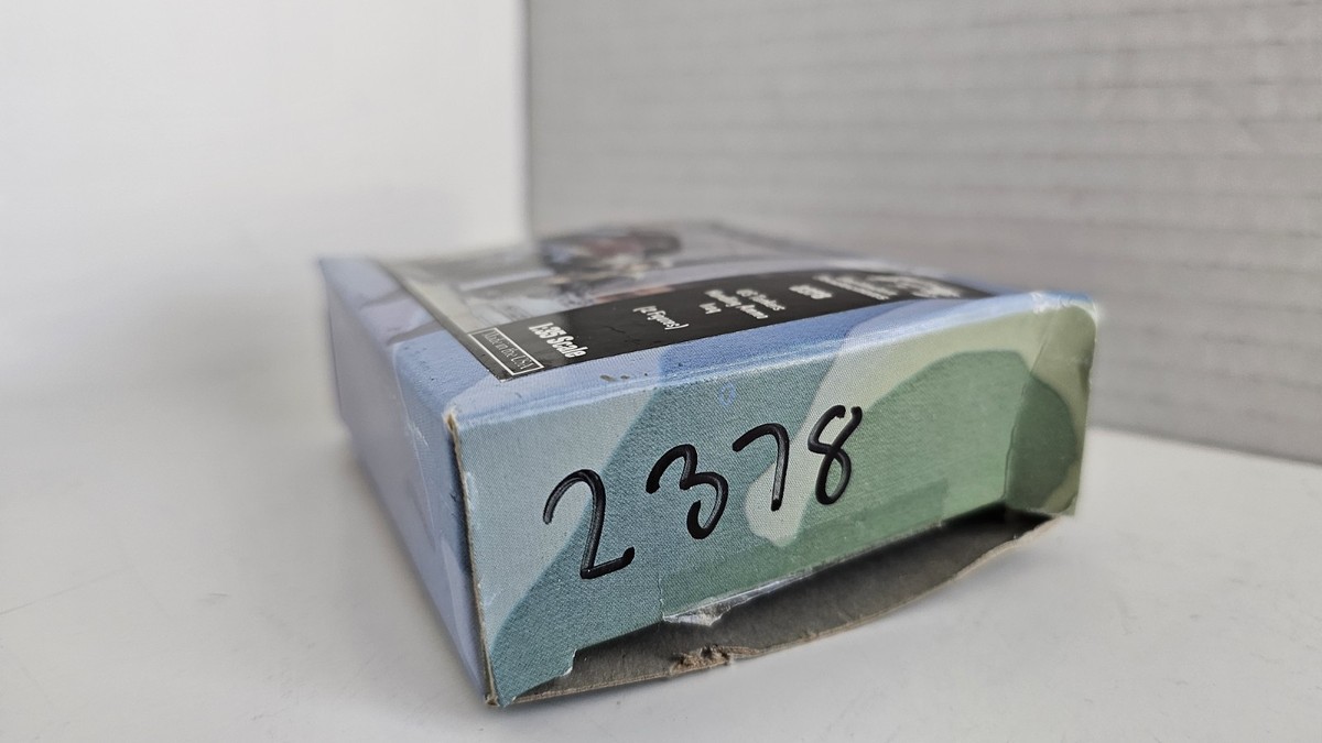 MAQUETTE MILITAIRE Verlinden 2378 - Tankers US Manipulant Des Munitions (Irak), échelle 1:35
