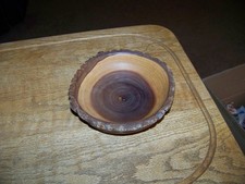 Hand Made Hand-turned Sculpted Wooden Bowl Walnut 6.5" X 2" Artist Signed NICE