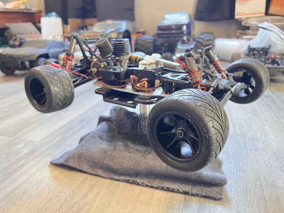 Camión de estadio Team Losi XXX-NT 1/10 2x2 Nitro RC con motor Mach .15 de colección Asis Foto 2 de 4