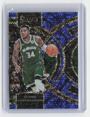 2023-24 Panini Select #141 Giannis Antetokounmpo Blue Disco Prizms #/25 SN (A1)