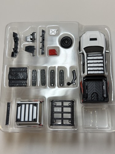 Hot Wheels Elite 64 Mod Shop '17 Toyota Tacoma and Land Rover Defender.!! - Picture 13 of 18